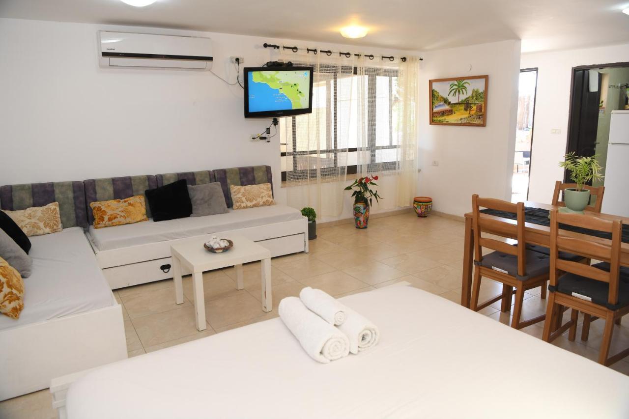 Switzerland In The Arbel Guest House ภายนอก รูปภาพ
