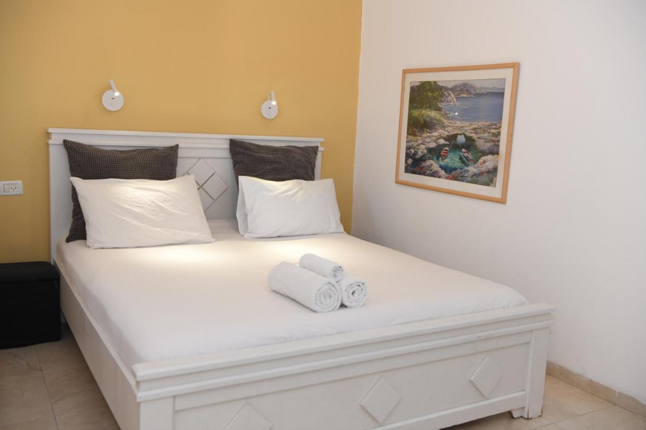 Switzerland In The Arbel Guest House ภายนอก รูปภาพ