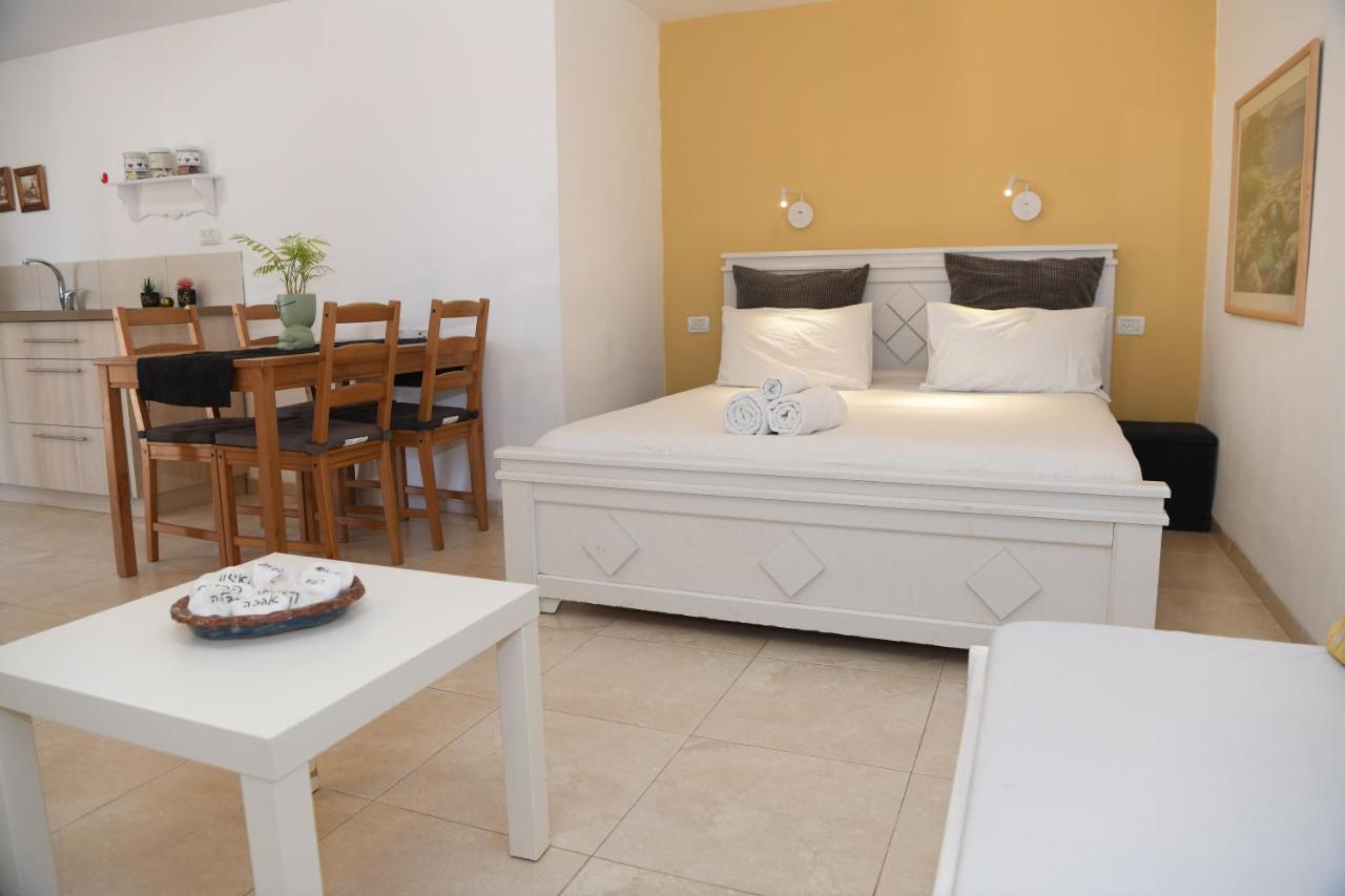 Switzerland In The Arbel Guest House ภายนอก รูปภาพ