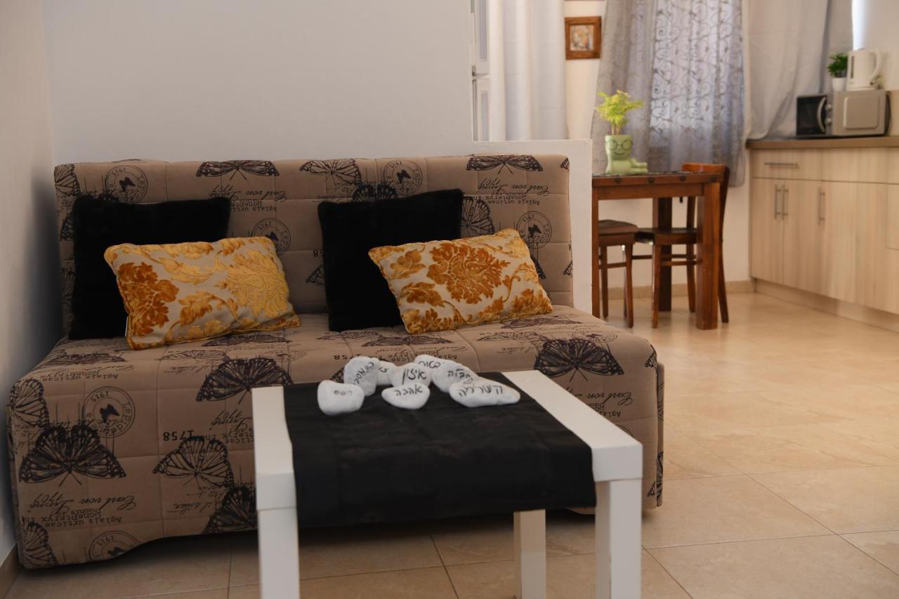 Switzerland In The Arbel Guest House ภายนอก รูปภาพ