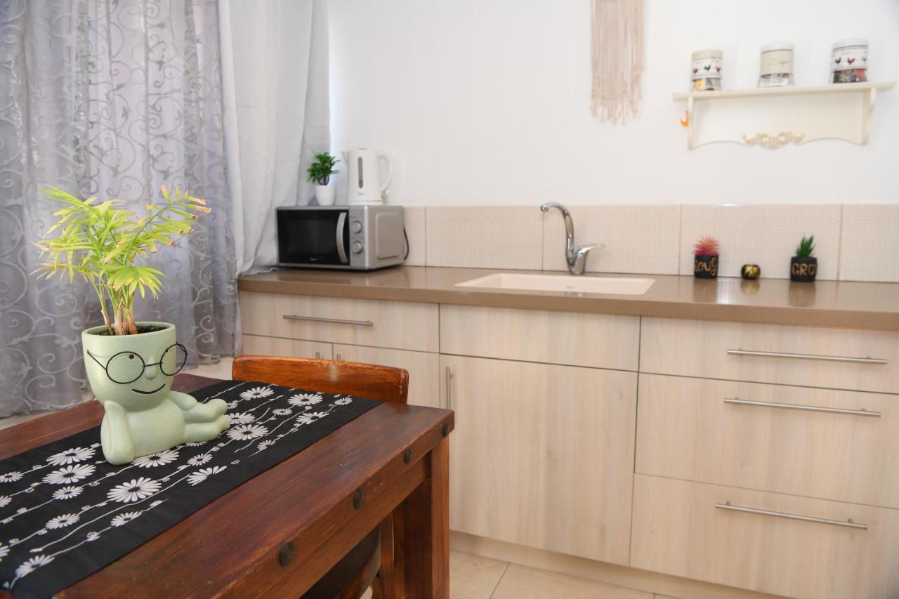 Switzerland In The Arbel Guest House ภายนอก รูปภาพ