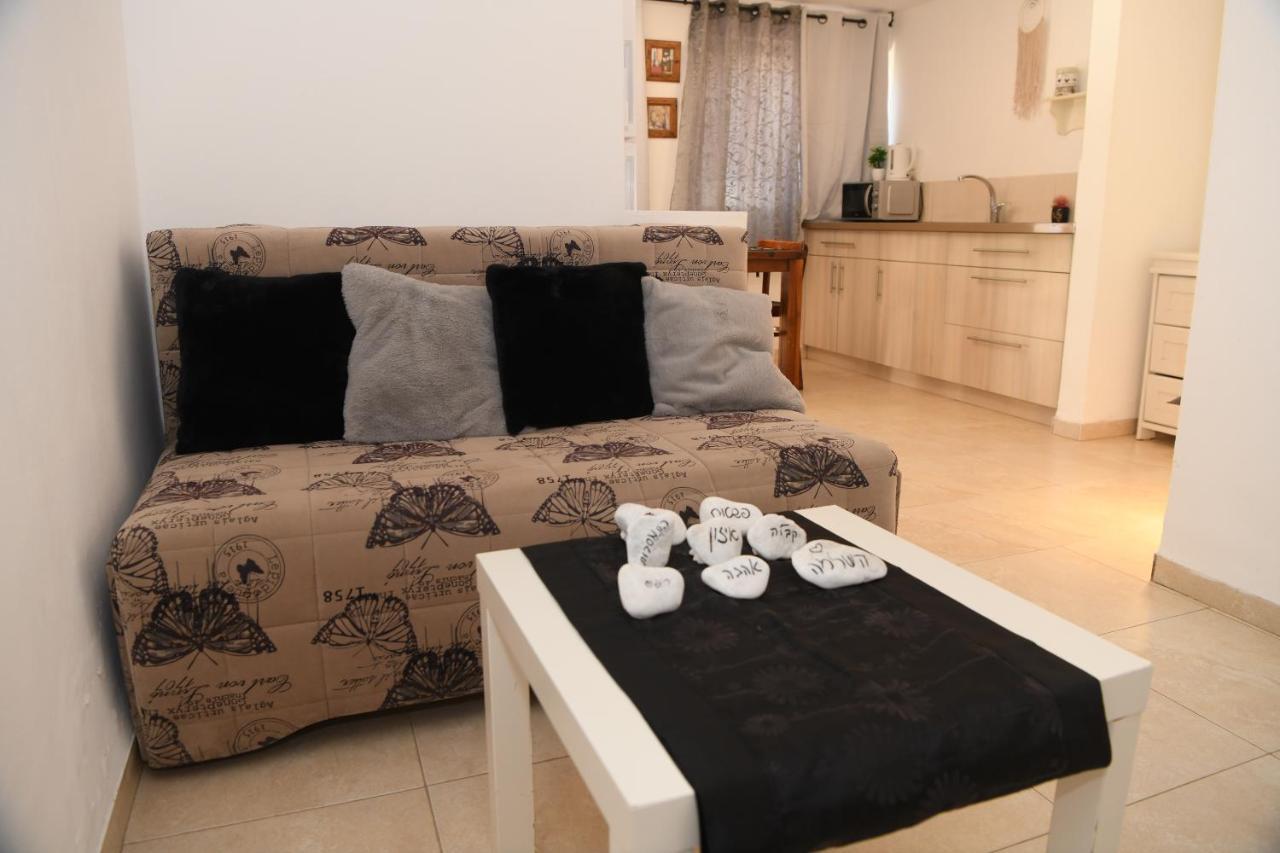 Switzerland In The Arbel Guest House ภายนอก รูปภาพ
