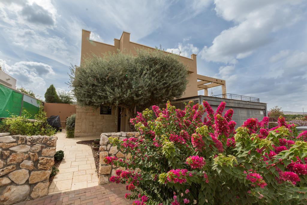 Switzerland In The Arbel Guest House ภายนอก รูปภาพ