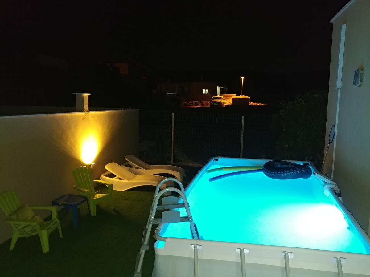 Switzerland In The Arbel Guest House ภายนอก รูปภาพ